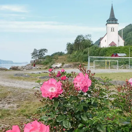 4 Person In Sorbovag Sorbo