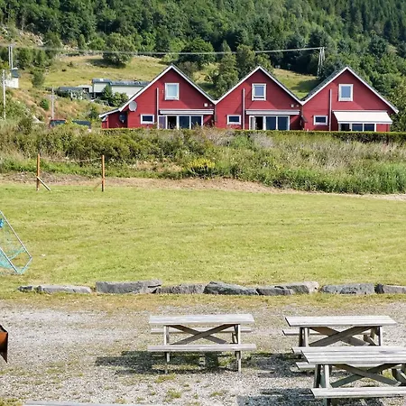 4 Person In Sorbovag 公寓